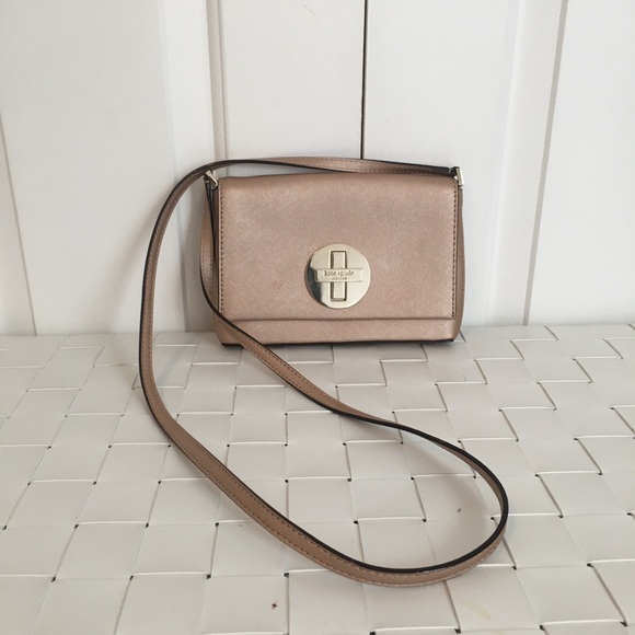 kate spade Handbags - Kate spade newbury lane sally Crossbody bag